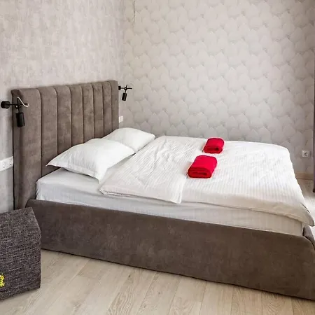 в новобудові *